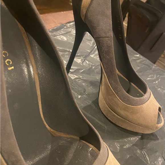 Gucci colorblock suede heels - good condition - Picture 2 of 7